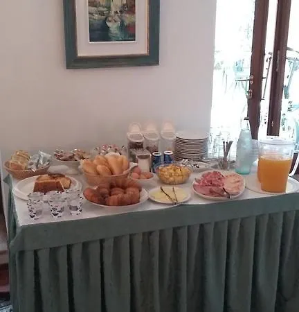 Tiziana Garni Gargnano