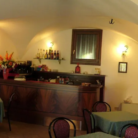 Tiziana Garni Gargnano