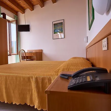 Tiziana Garni 2*
