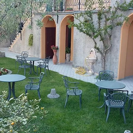 Otel Tiziana Garni 2*