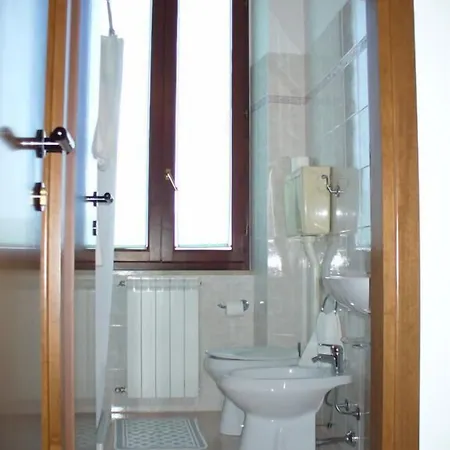 Otel Tiziana Garni 2*