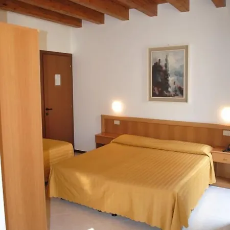 Tiziana Garni 2*