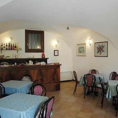 Tiziana Garni 2* Gargnano