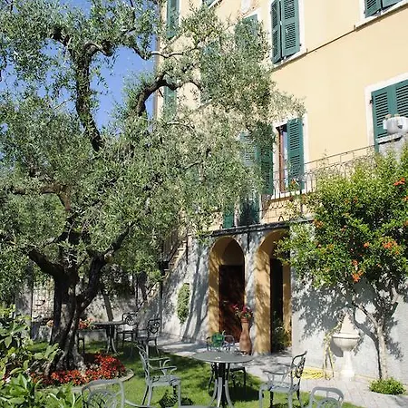 Tiziana Garni Gargnano