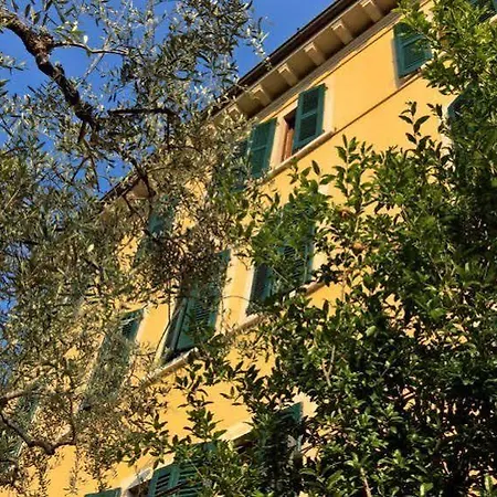 Tiziana Garni Hotel 2*