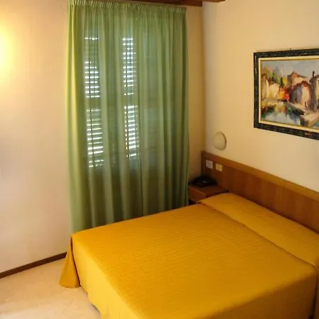 Tiziana Garni 2*